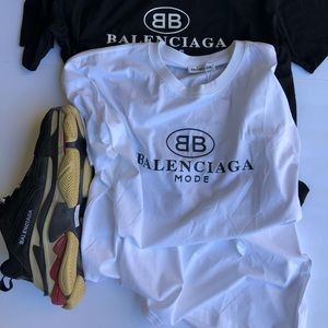 Balenciag T shirt size M
